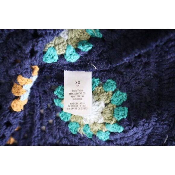 Aerie Women's Sz XS Boho Blue Crochet Granny Square Floral Puff Sleeve Crop Top - Picture 8 of 9